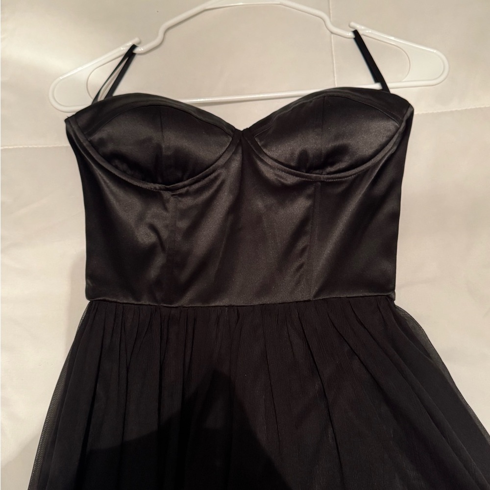 Elegant Black Strapless Dress